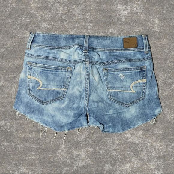 AMERICAN EAGLE OUTFITTERS | Mottled Tie Dye Slim Boot Distressed Denim Shorts 2 - Picture 2 of 6